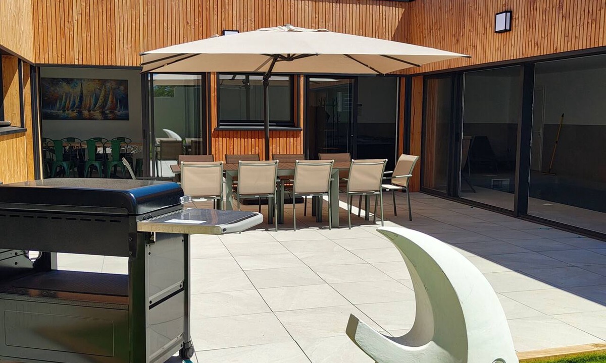 Tredrez-Locquemeau Villa | 10-Person Sea-View Villa with Indoor Pool and Spa, 30m from the Beach