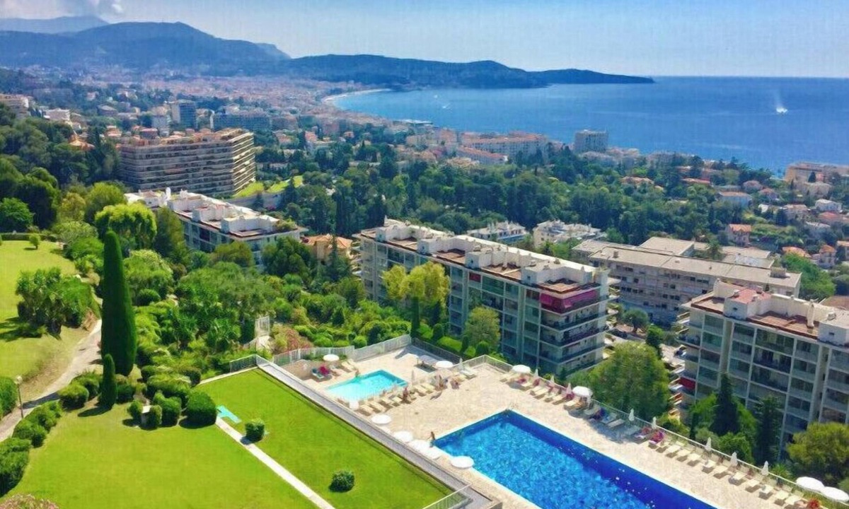 Fabron Apartment | 2-room apartment in luxury residence