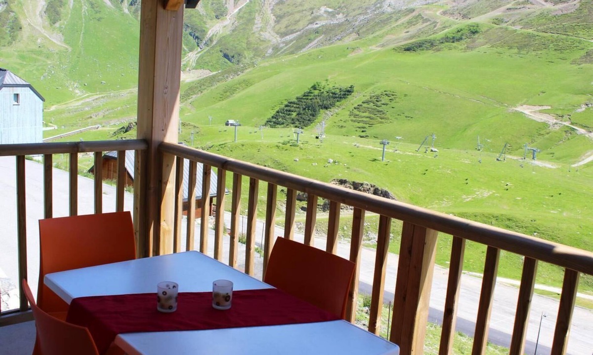 La Mongie Apartment | 200m from shops, view ski slopes, swimming pool, terrace, parking, tv, ski locker, 29m²