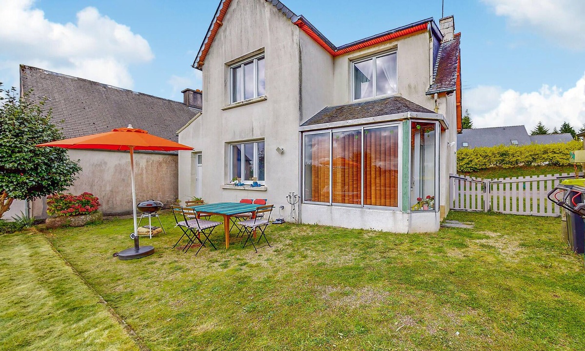Le Vieux-Bourg House | 3 bedroom amazing home in Le Vieux-Bourg