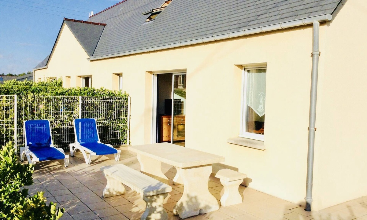 Barneville-Carteret House | 40 meters from the BEACH/SEA Quiet house, Private Parking, Charges INCLUDED