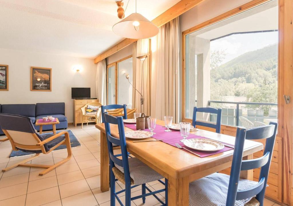 La Salle-les-Alpes Apartment | Appartement lumineux 3 pièces proche télécabine et commerces avec piscine chauffée - FR-1-330F-34
