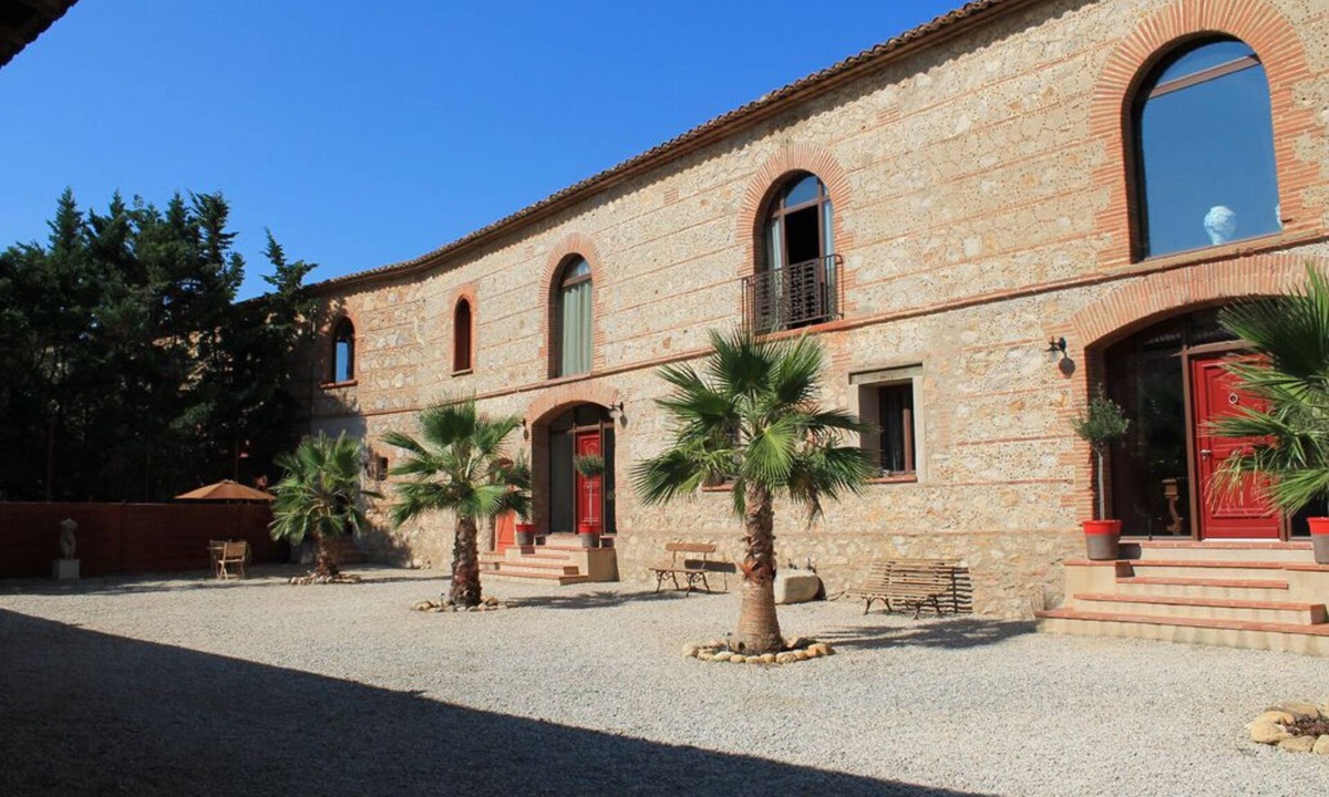 Thuir House | Aspres – Spacious Cottage in a Catalan Farmhouse Between the Sea and Mountains