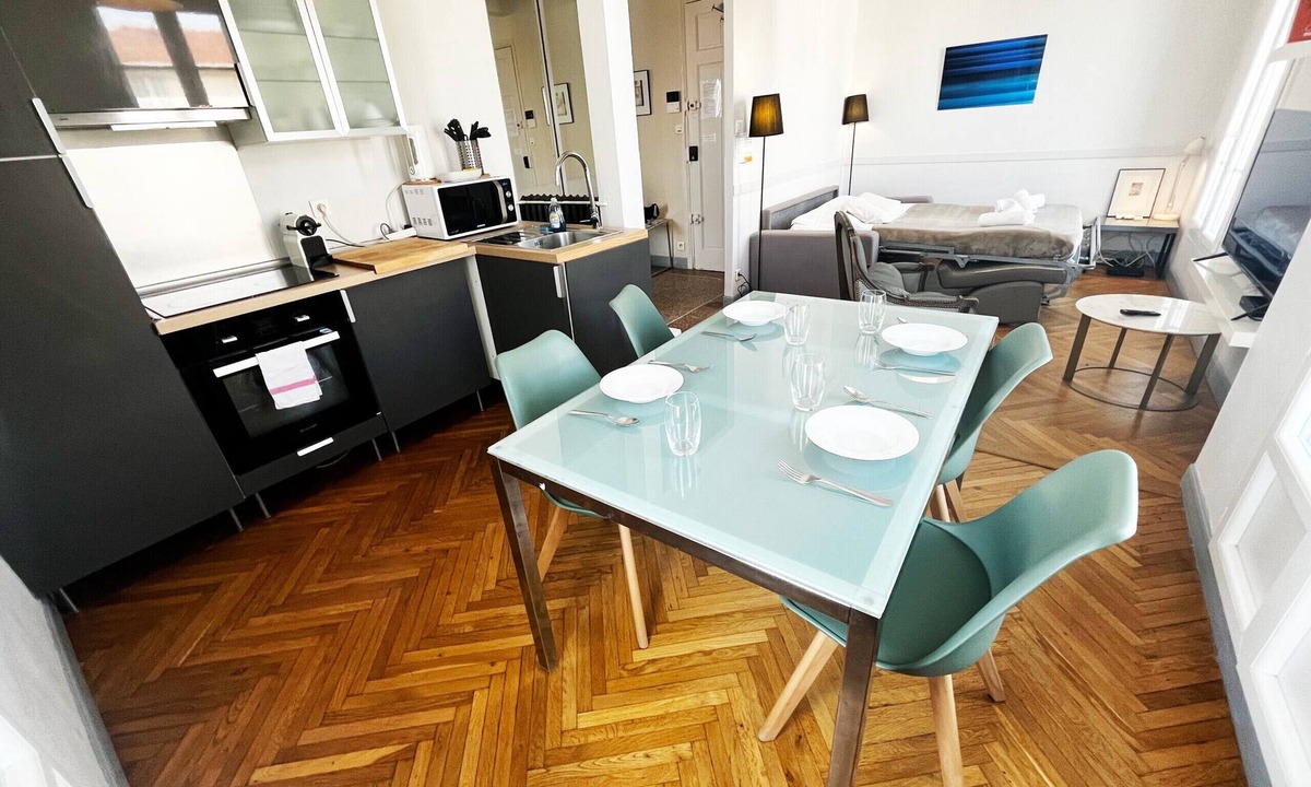 Musicians Quarter Apartment | Balcon Palais Excelsior Grimaldi