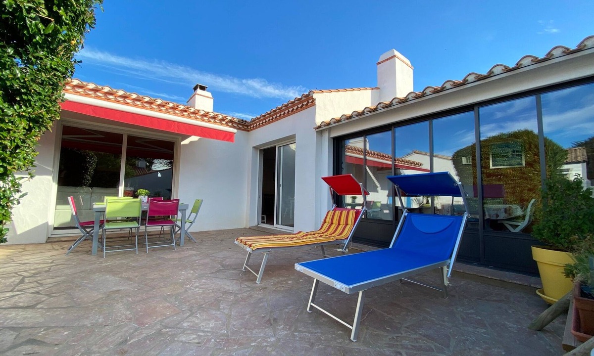 Bretignolles-sur-Mer House | Beautiful 6/8 person house 200m from the sea+ large shared swimming pools