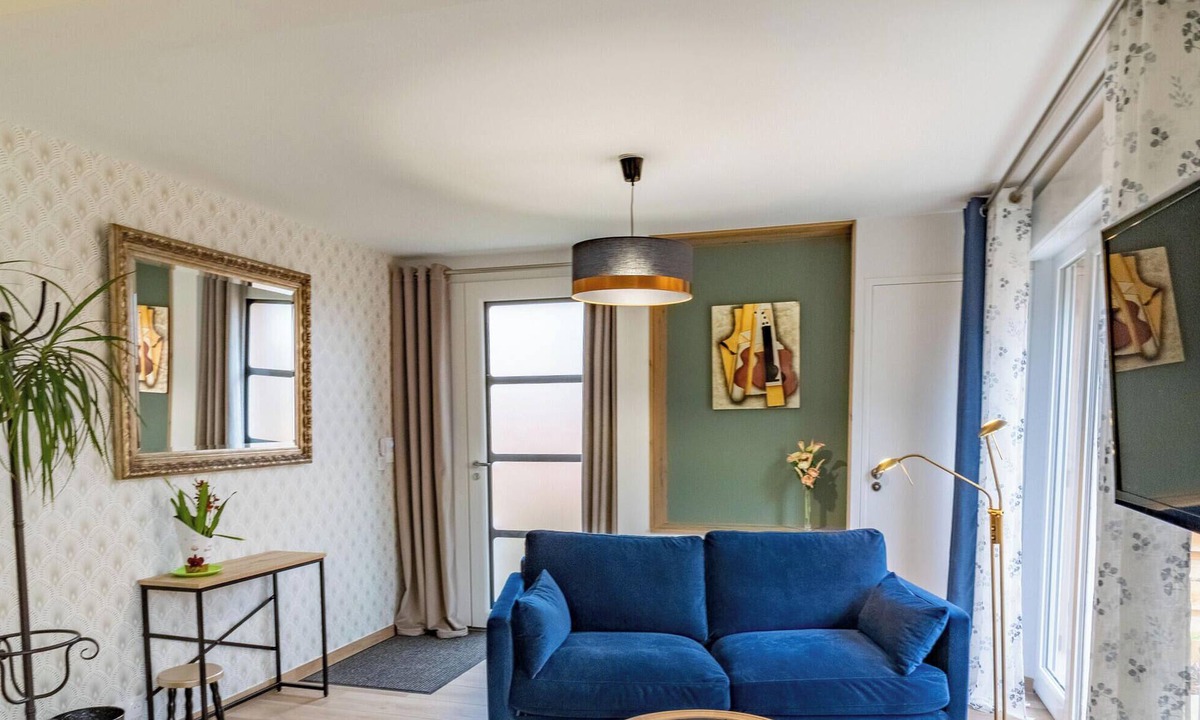 Cholet Cottage | Bright townhouse, Cholet center