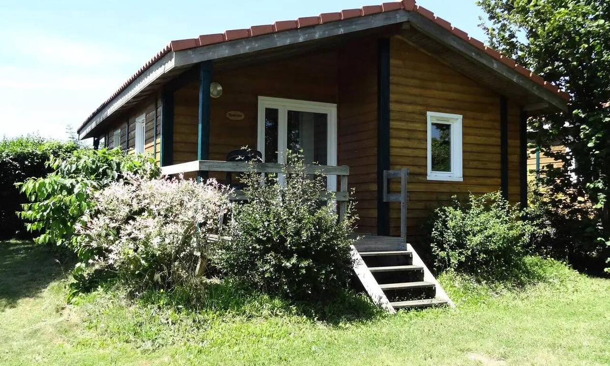 Saint-Laurent-sur-Sevre Ski Chalet | Campsite Le Rouge Gorge* * - NEW CHALET 17m2 TV (1 bedroom) 2 adults 2 children -12years 4 people