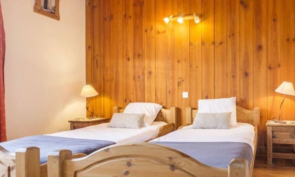 Villarabout Ski Chalet | Chalet, sauna, terrace, fireplace or stove, parking, tv, ski locker, 110m²