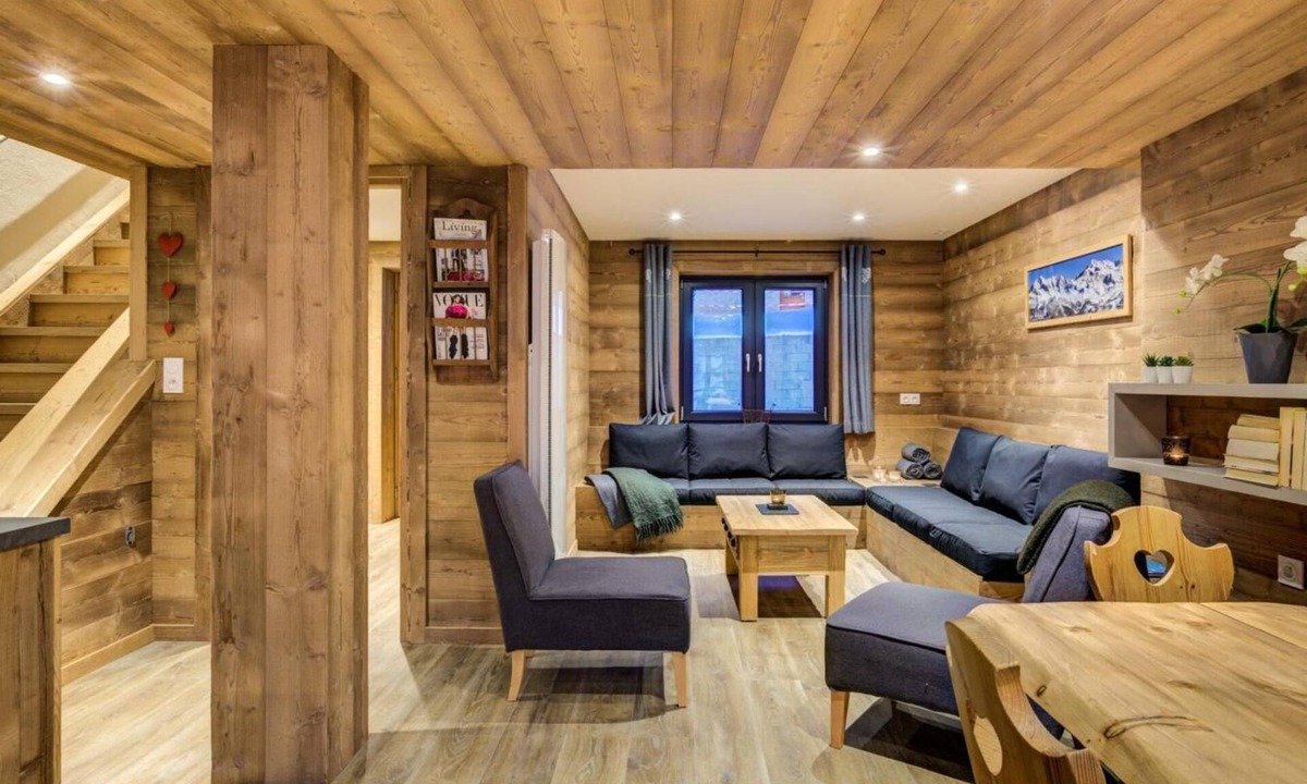 Plagne 1800 Ski Chalet | Chalet, 50m from resort center, 2nd floor, balcony, tv, ski locker, 150m², La Plagne