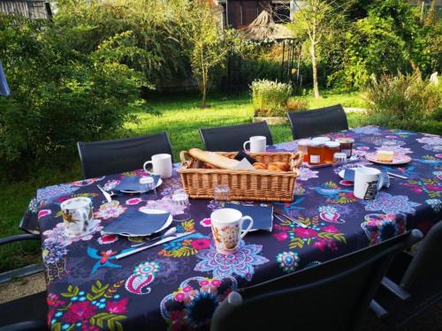 Baignes House | Chambres table d'hôte avec jardin le nid qui danse vers Vesoul jusqu'à 10 personnes - lits simples