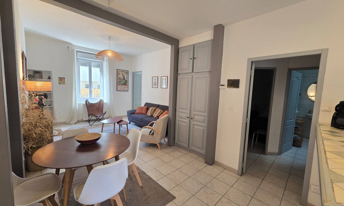 Quartier Administrations Apartment | Charming air-conditioned T3 close to the Arènes/Musée Romanité/Palais des congrès