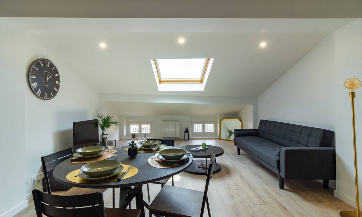 Castelnaudary Apartment | Charming duplex - Centre Place de Verdun