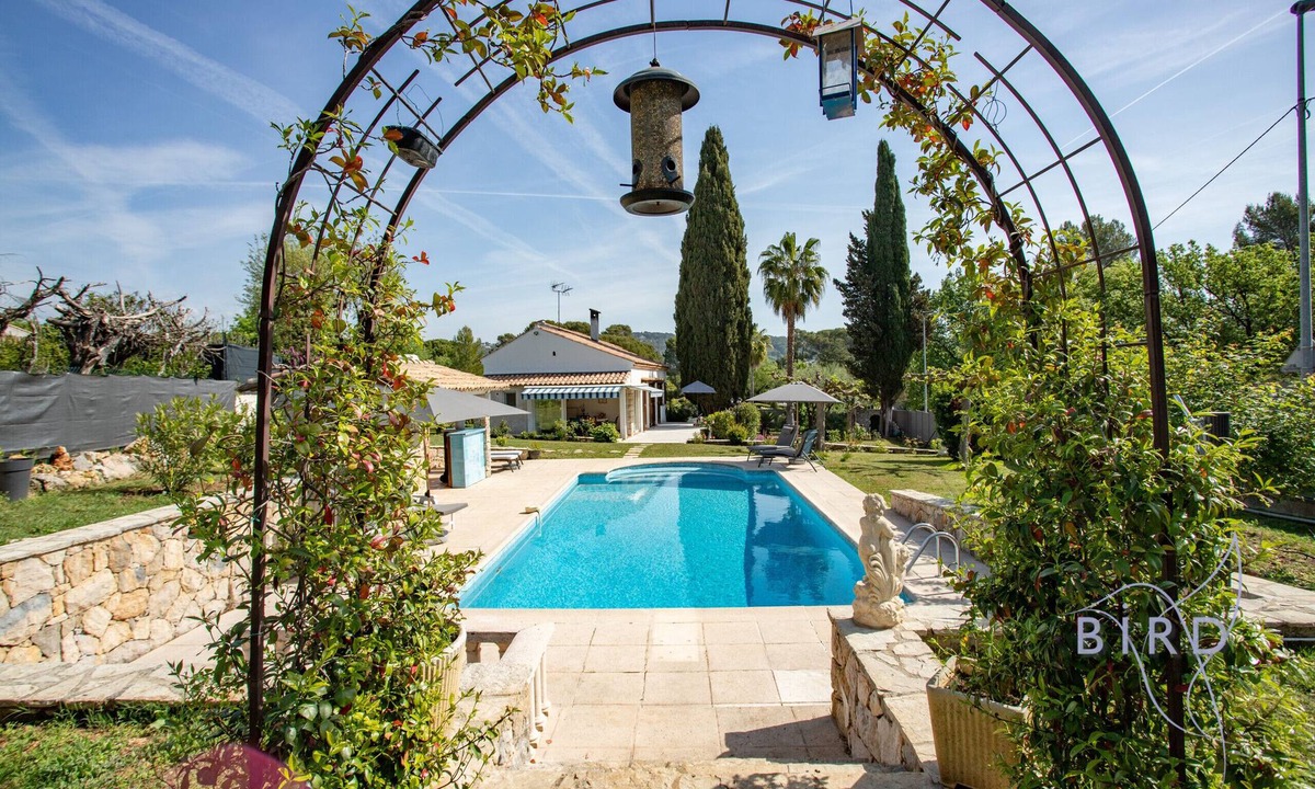 Les Baraques House | Charming family home with a pool