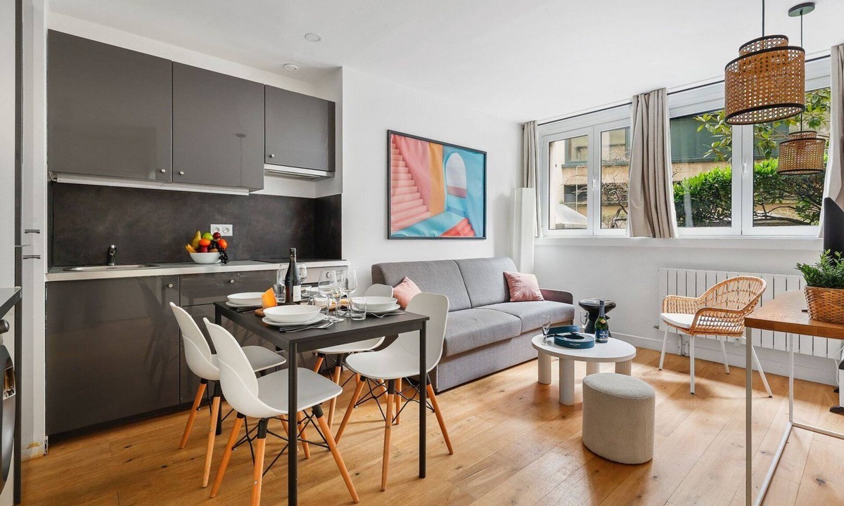 L'Europe Apartment | ClickYourFlat 255 - Cosy Apt - Arc de Triomphe