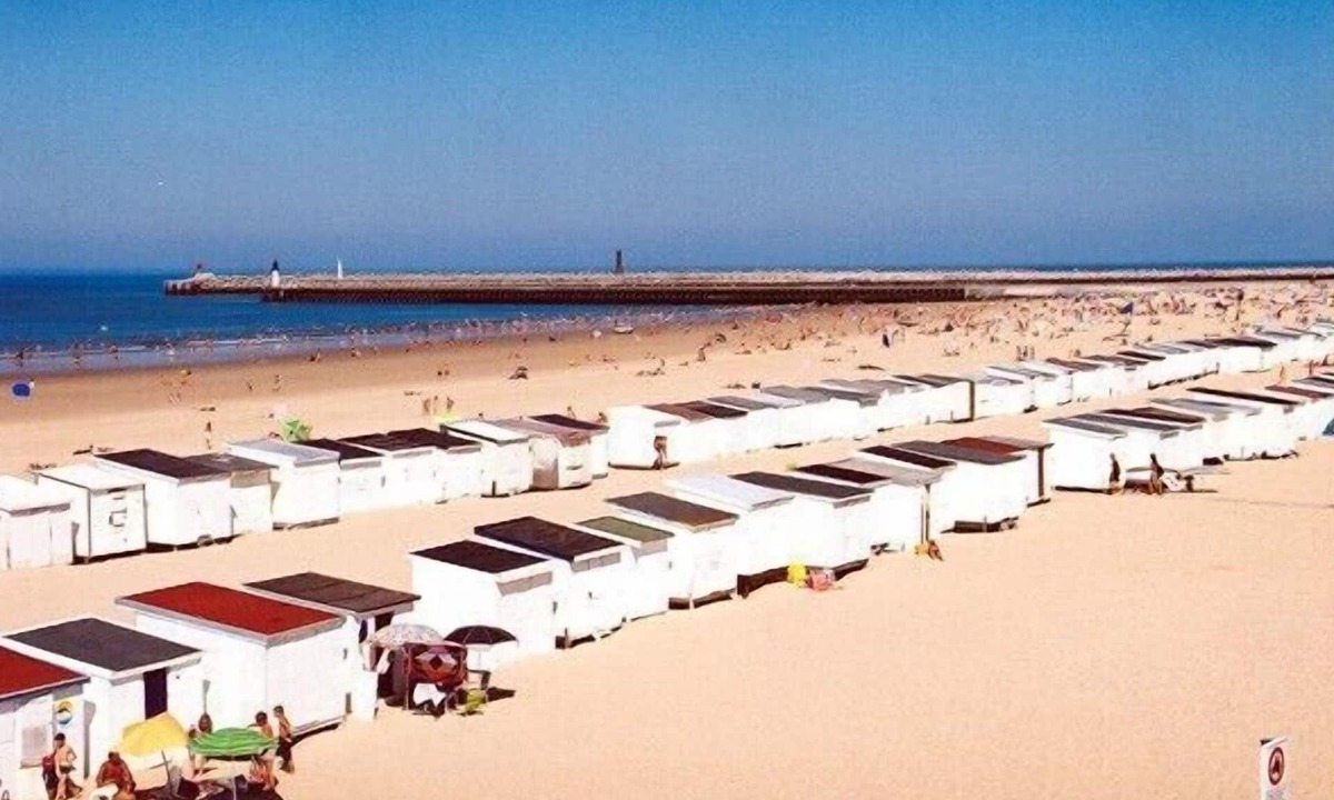 Gare Apartment | Comfortable 2-bedroom gîtes with private garage, close to all amenities and beach.