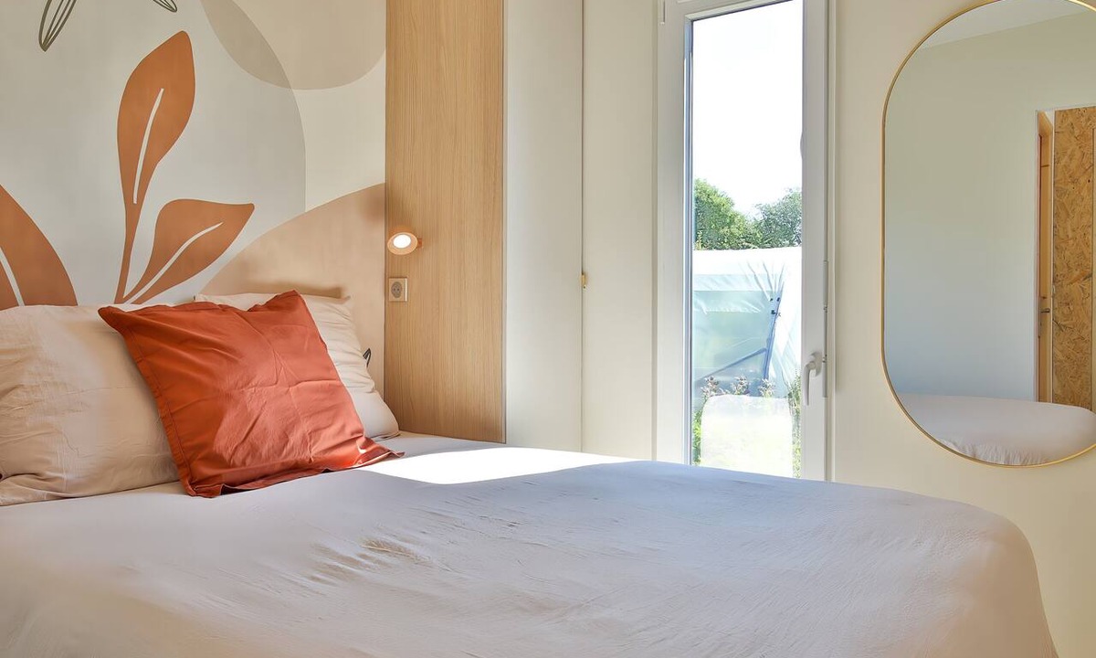Saint-Laurent-sur-Mer House | Cottage 'Les Jardins De L'écume' with Private Terrace and Private Garden