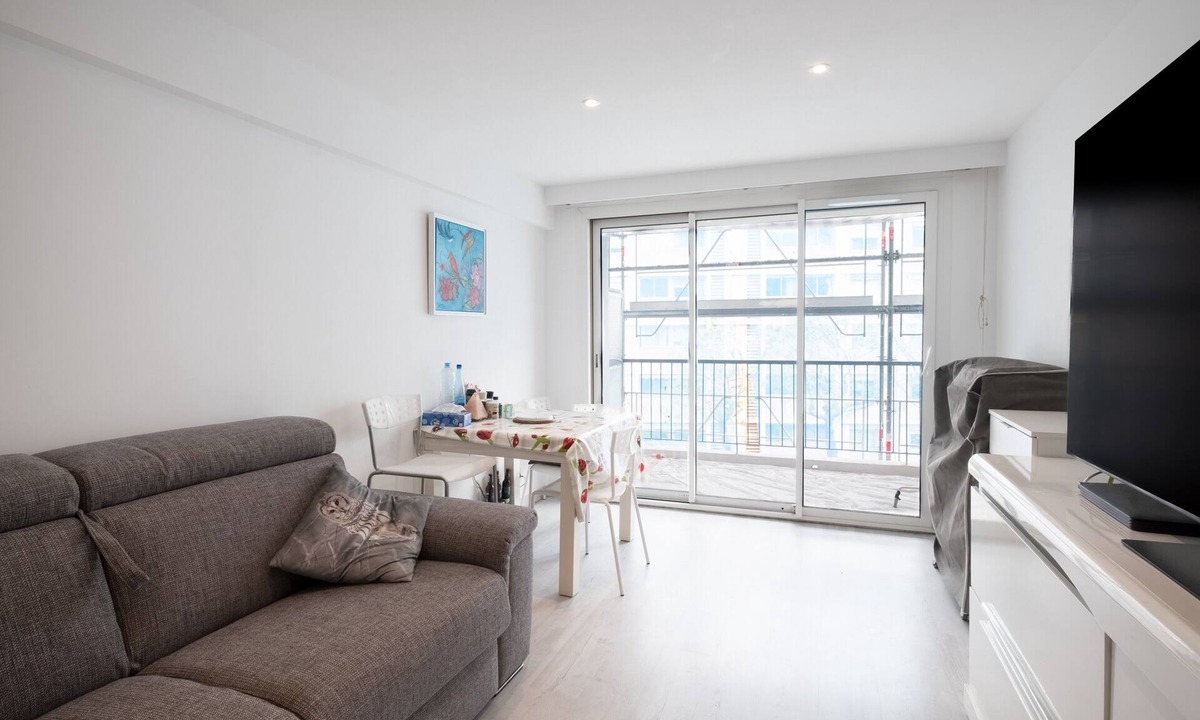 Cros-de-Cagnes Apartment | Cros de Cagnes 2-Room Apartment Rev001, WIFI, Balcony, Air Conditioning