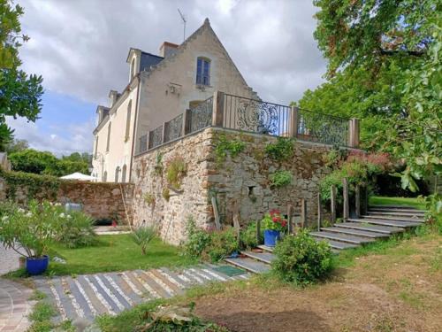 Saint-Sulpice Bed & Breakfast | Deux grandes chambres d'hôtes au Manoir de l'Herbier