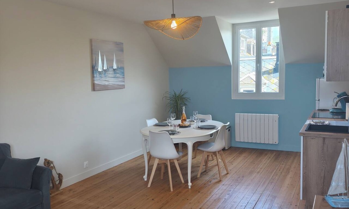 Ault Apartment | Écume and Horizon—3-bedroom apartment for up to 4 people—Beach 100 meters away—Ocean view from the living room