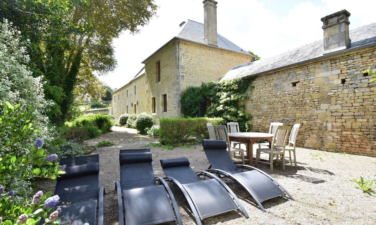 Lantheuil Villa | Elegant Normandy Retreat