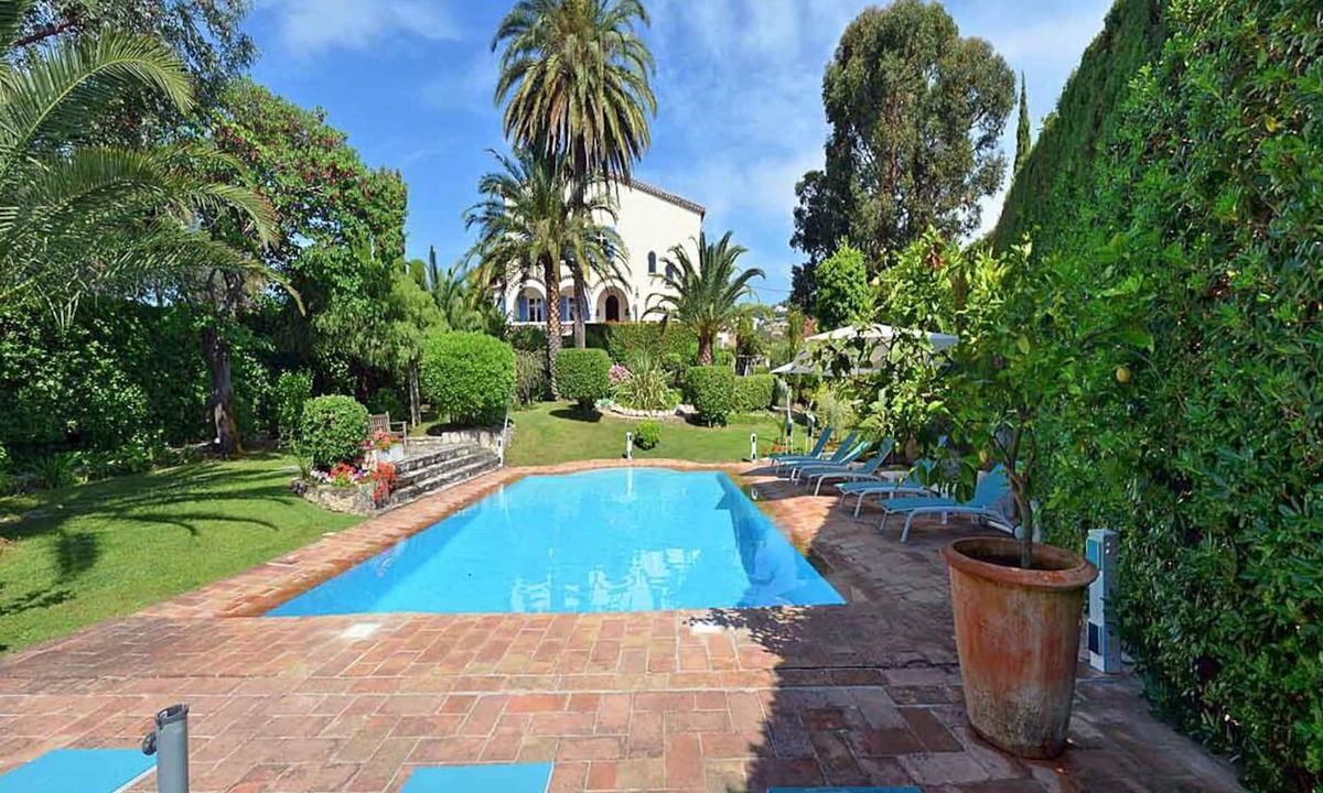 Mandelieu-La-Napoule Villa | FLASH SALE JULY/contact owner. Magnificent Private Gated Villa, Pool, 5 AC Bed
