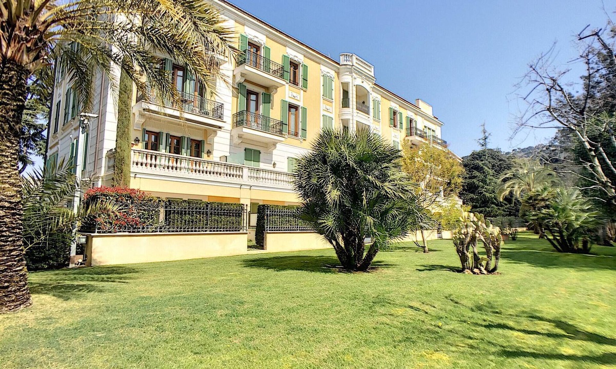 Prado - Republique Apartment | FRGK OXFORD palace park