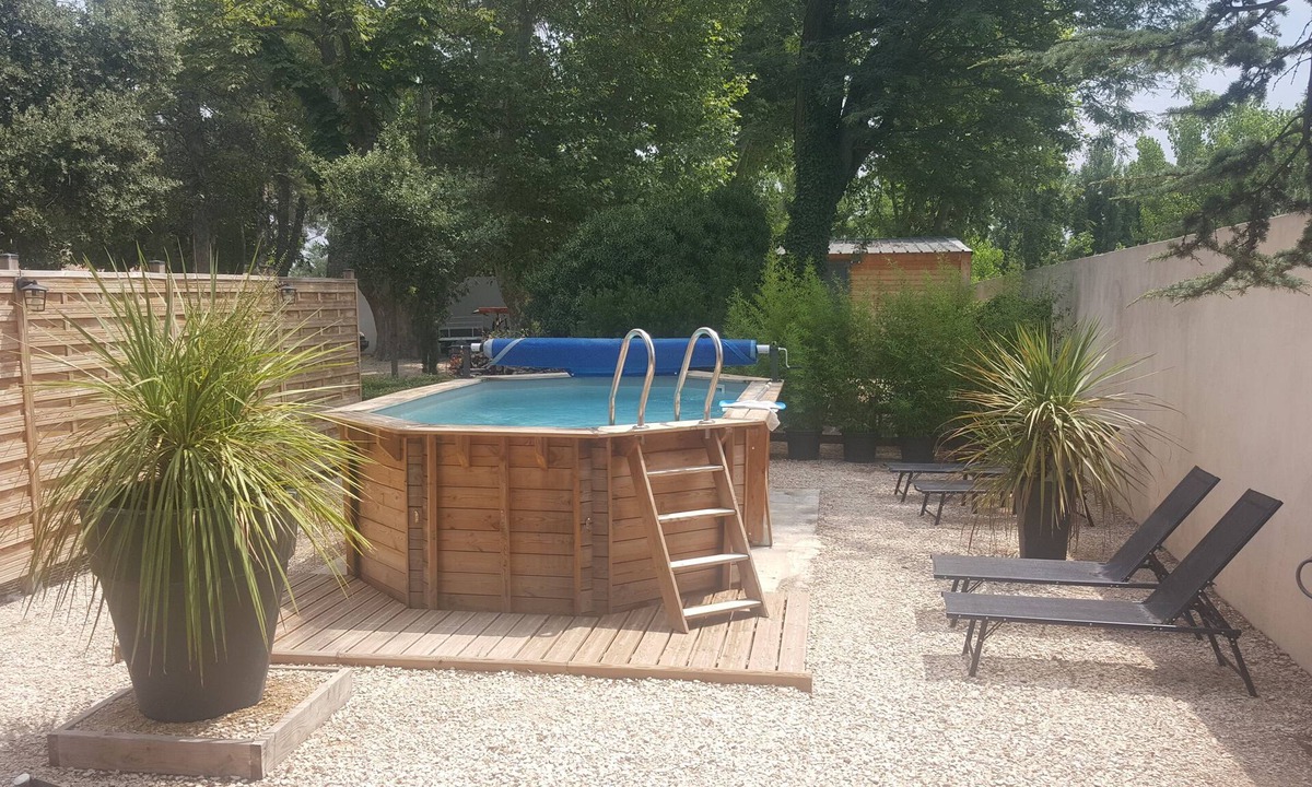 Bedarrides Cottage | Gite LE PILA air-conditioned apartment for 4 people on private property.