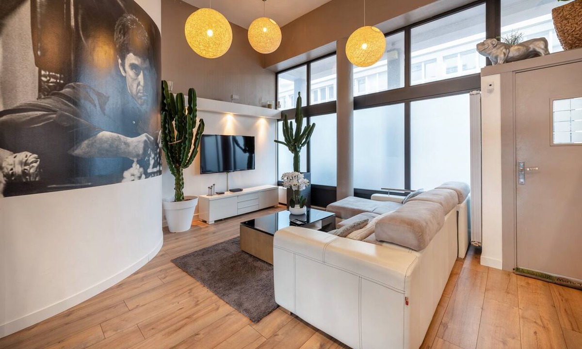Lorient House | Holiday Home 'Beau Loft Lorient - Centre Ville' with Private Terrace and Wi-Fi