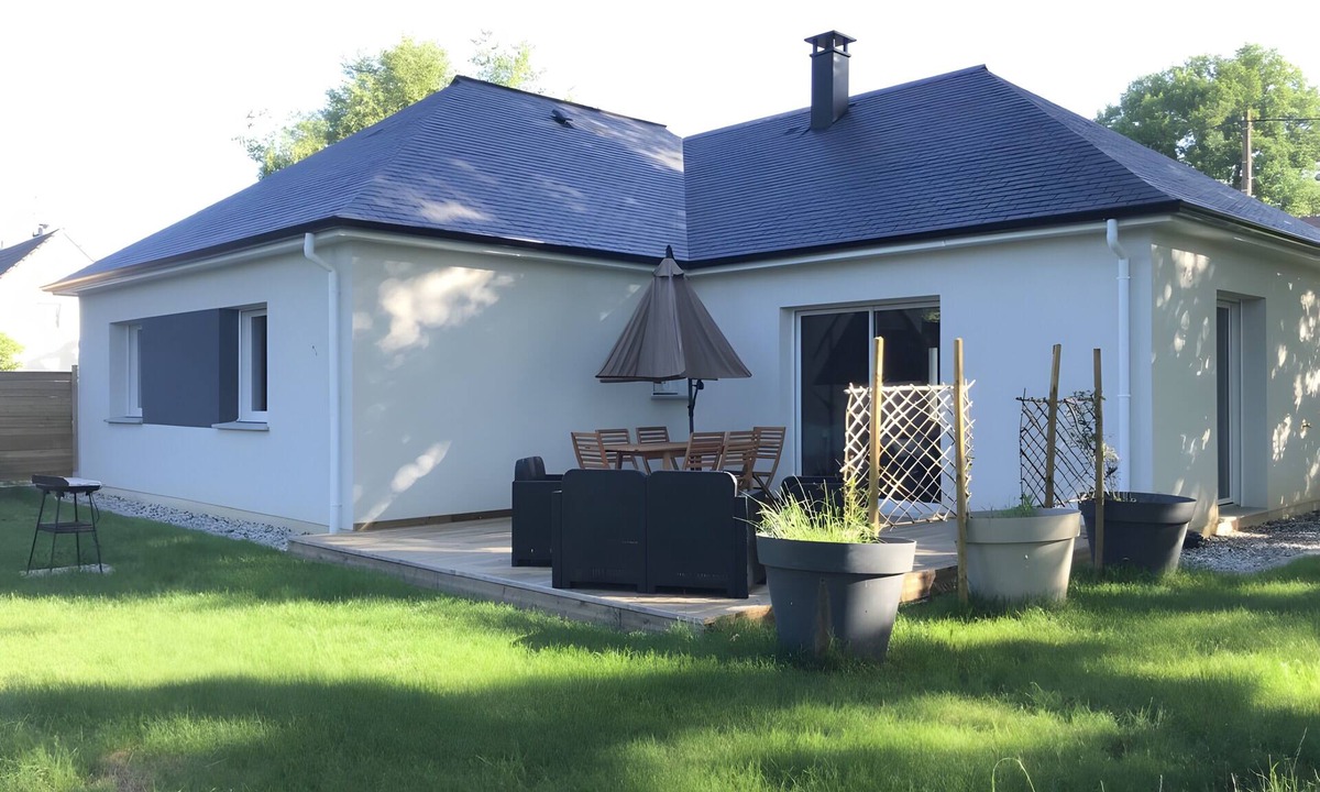 Forges-les-Eaux House | Holiday Home 'Logis Des 2 Chênes' with Private Terrace, Private Garden and Wi-Fi