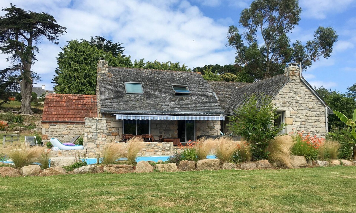 Tregastel House | Holiday Home 'Maison Bringwiller Plage 200m' with Private Pool and Terrace