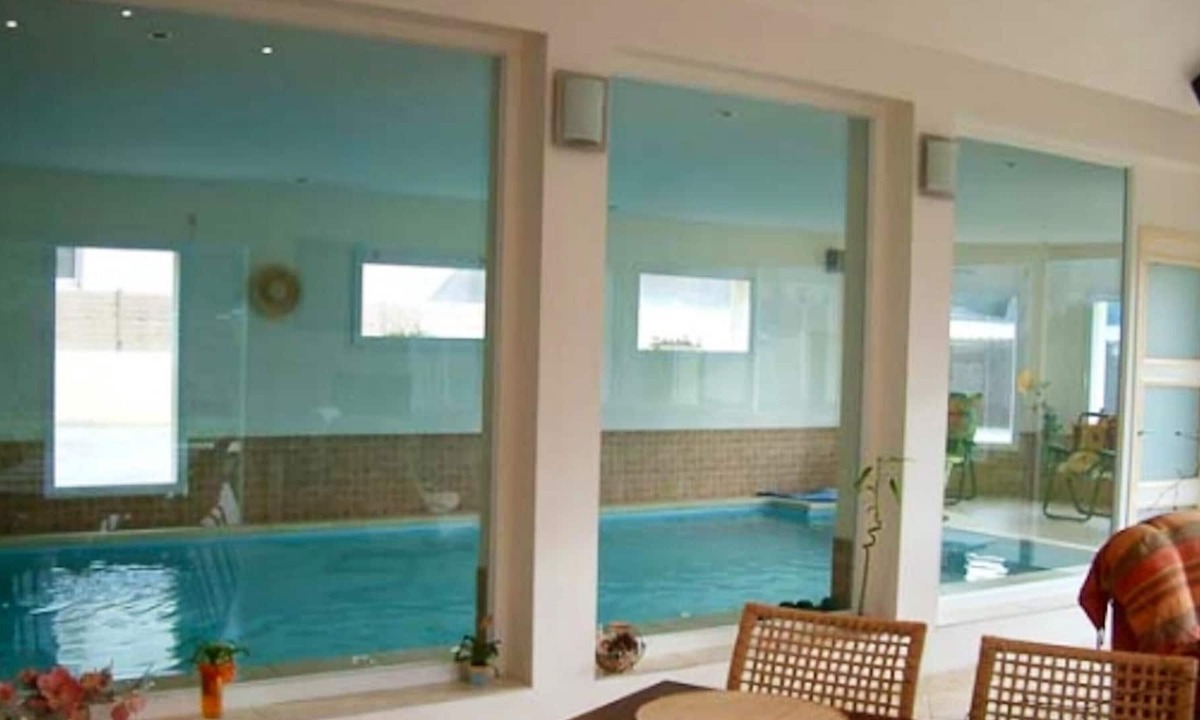 Saint-Nic Villa | Homerez - Villa for 12 ppl. with swimming-pool, jacuzzi and garden at Saint-Nic