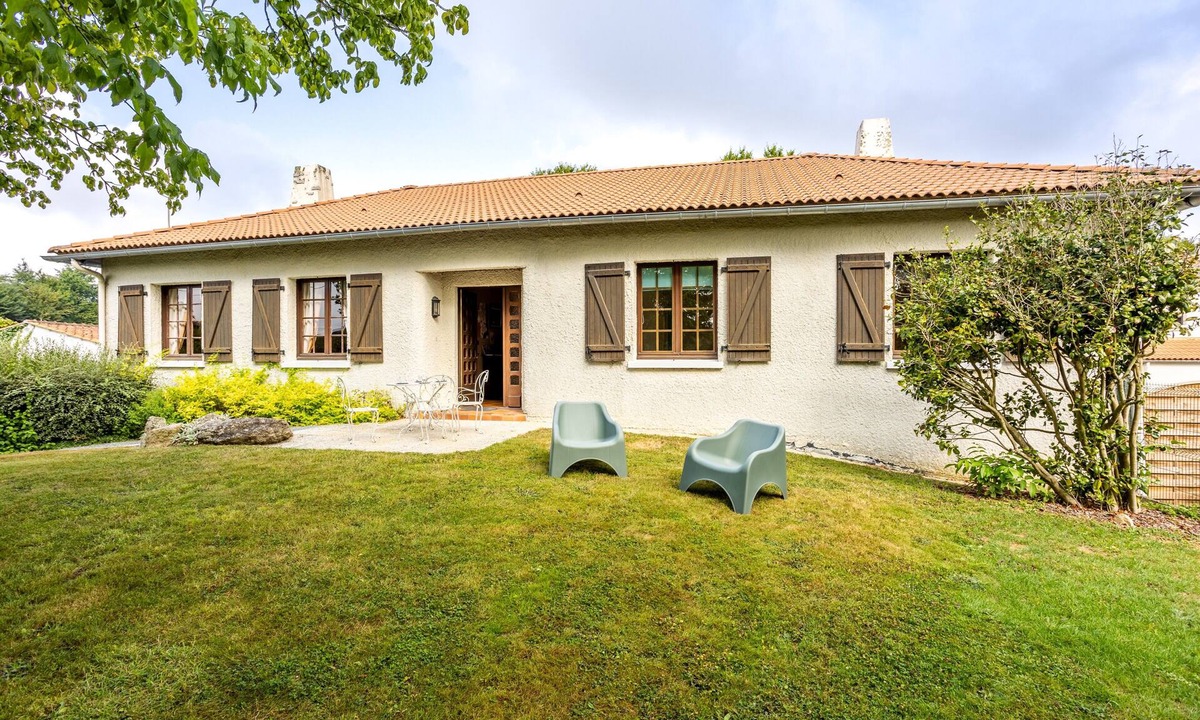 Saint-Mesmin House | House with Private Spa/Sauna, 20 Minutes from Puy du Fou (3 Bathrooms)