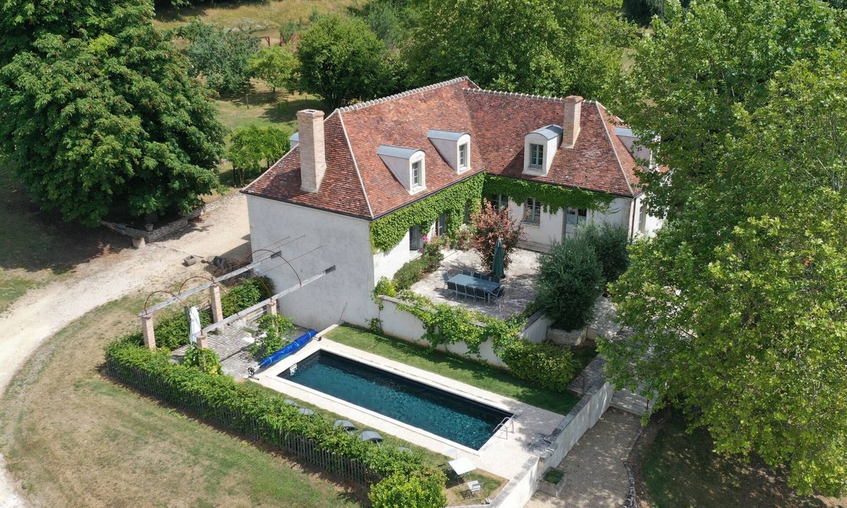 Saint-Prix House | La Clairière de la Reine Hortense, house with swimming pool 30 minutes from Paris