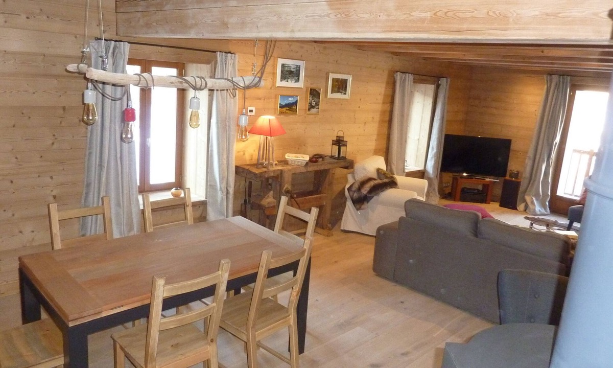 Saint-Veran House | * LA GRANGE * SPACIOUS AND BRIGHT APARTMENT - FORMER FARMHOUSE IN ST VERAN -
