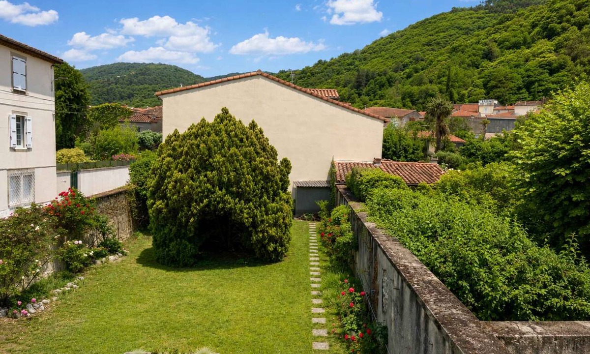 Mazamet House | La Mazemat – garden, mountain views, pets welcome