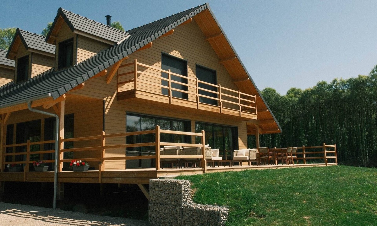 Gamaches Ski Chalet | Lakeside group home 12p, Canadian nature spirit with leisure facilities