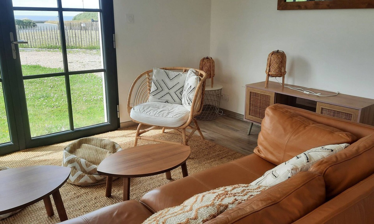 Penmarch House | Le 4 Pors Carn – walk to the beach, peaceful, sea view