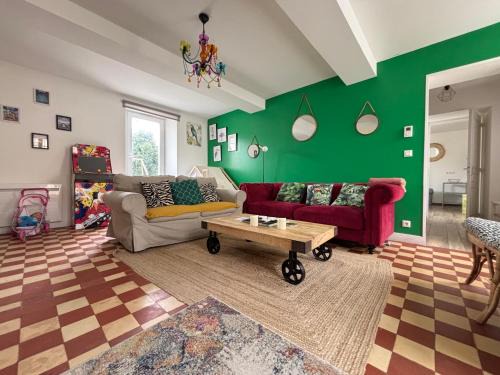 Vierville-sur-Mer House | Le So Wild, maison avec jardin clos, terrasse aménagée, 5 mn à pied commerce, terrain de tennis, à 800 m de la plage d'Omaha beach jeux arcade, jouets, matériel jeunes enfants enfants, table ping-pong