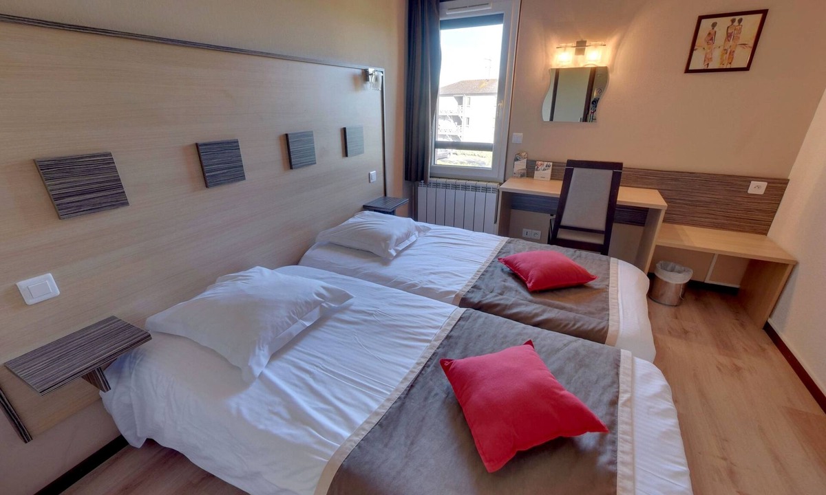 Beaucouze Hotel | Logis Atoll Hotel