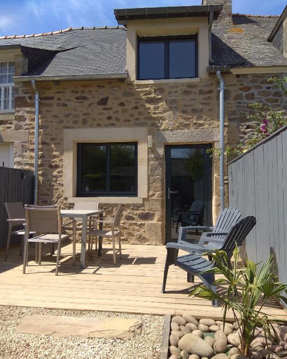 Saint-Cast-le-Guildo House | Maison Cosy entre CAP FREHEL et SAINT MALO 1km PLAGE 5min GR34 Wifi Jardin Vélos "CASA OHANA"