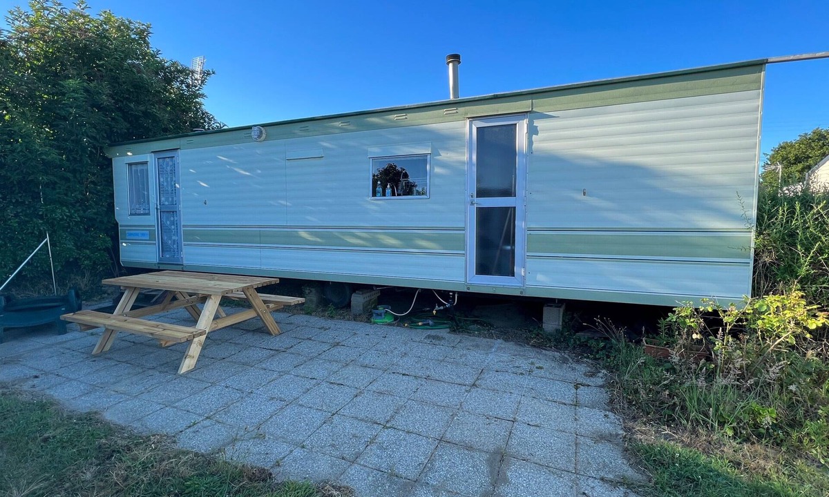 Saint-Jacut-de-la-Mer RV Rental | Mobile Home 'Saint Jacut De La Mer' with Private Terrace and Garden