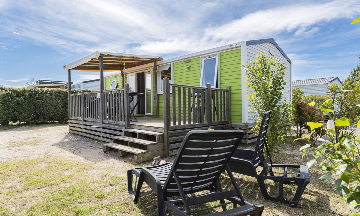 Torreilles House | Mobile Home in 5-Star Seafront Campsite with Pool, Wi-Fi & Air Conditioning in Torreilles