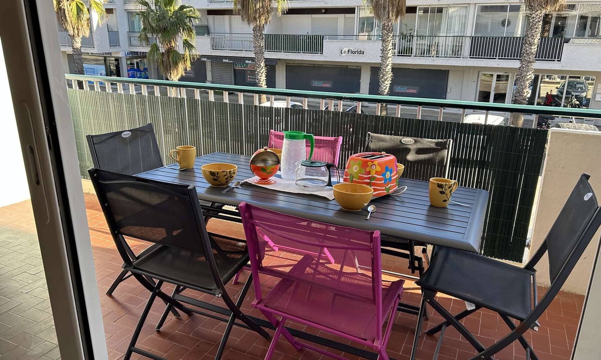 Le Grau-Du-Roi Apartment | Modern Apartment with AC, Parking & Balconies - Near Beach, Sleeps 6