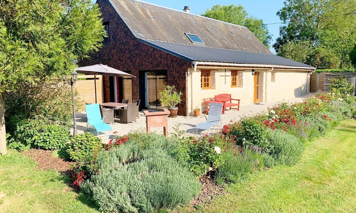Saint-Germain-du-Pert Cottage | Nature Hideaway in St Germain du Pert