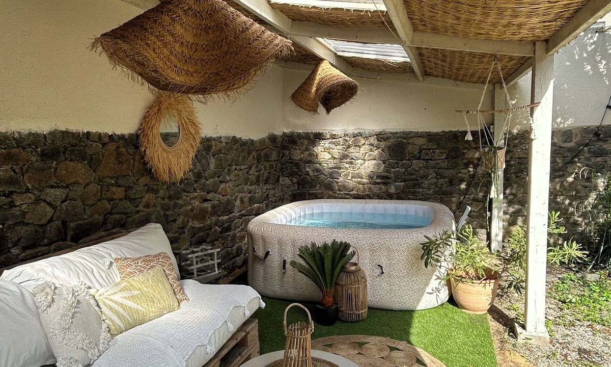 Saint-Brieuc House | NEW : 10 minutes from the sea. 5 bedrooms, garden, jacuzzi, parking. for Family