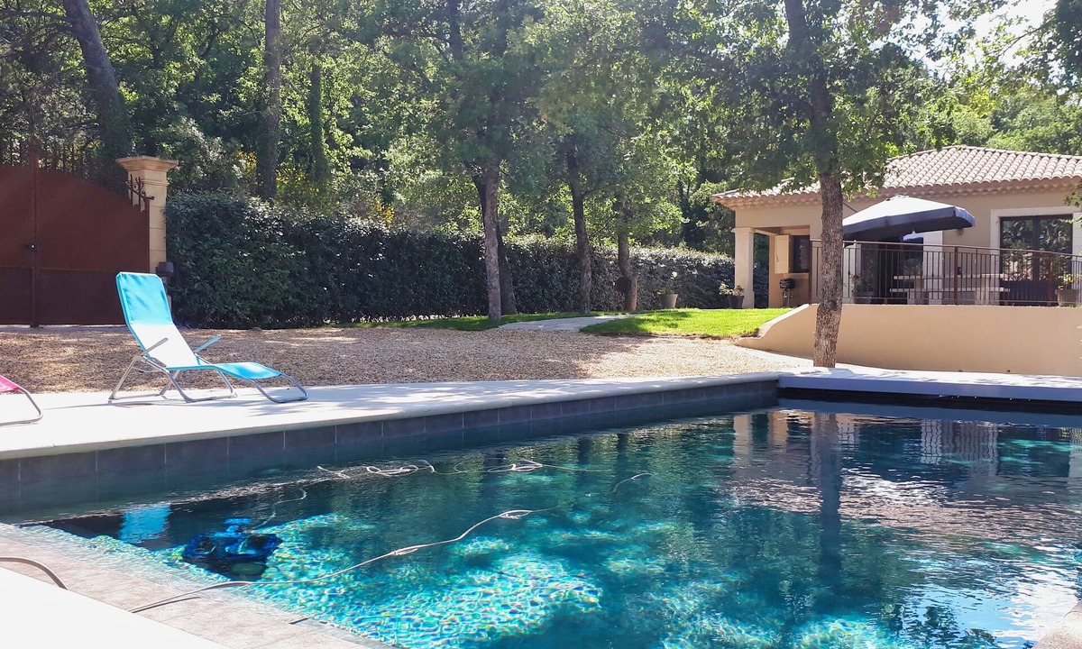 Faucon House | New villa with a private pool and spa in the hills above Faucon