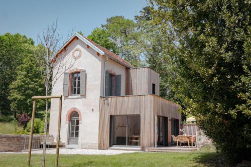 Vesoul House | Pigeonnier - Centre-Ville historique - Vesoul - Bain nordique - Terrasse - Jardin - Animaux bienvenus