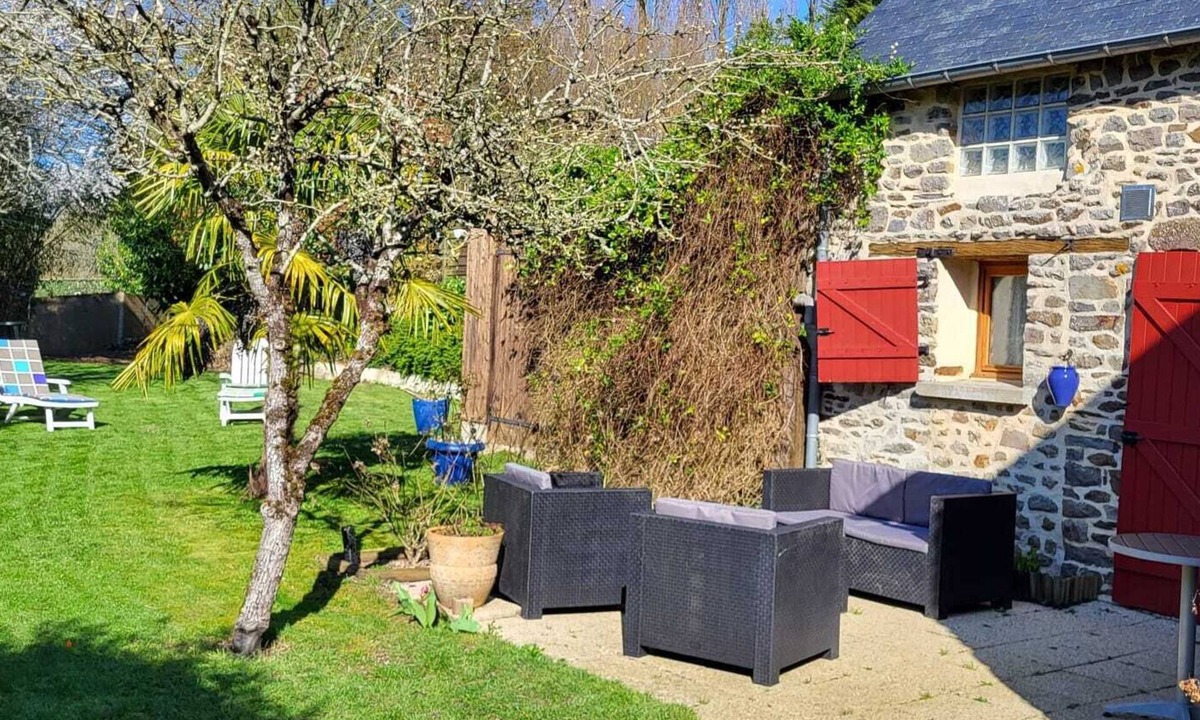 Hardanges House | Pretty stone house with bucolic garden. A change of scenery guaranteed!