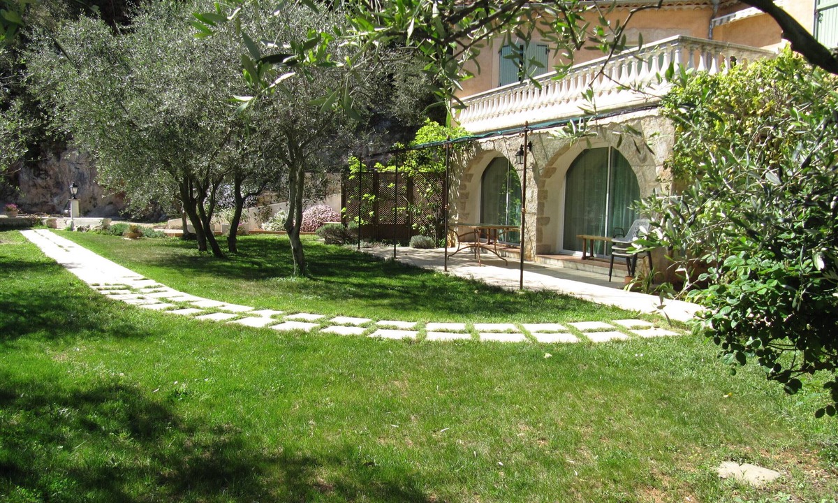 Cabris Villa | Provencal villa in Cabris, between sea and mountains.