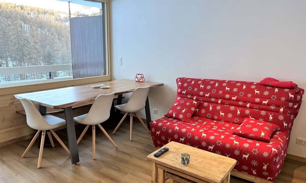 Les Claux Apartment | Renovated Apt 6p Near Slopes & Shops, Quiet Area, Private Parking, Balcony
